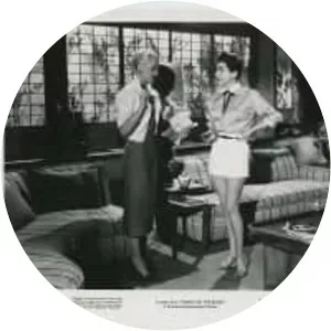 Female on the Beach - 1955 ‧ Drama/Crime ‧ 1h 37m