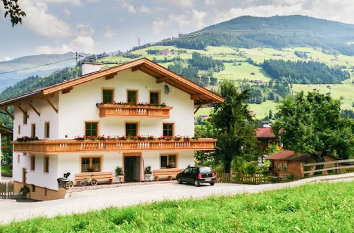 Ferienwohnungen Klammerhof - Lodging in Hainzenberg, Austria