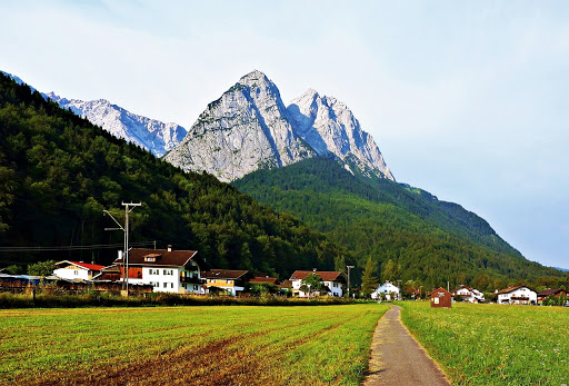 Ferienwohnungen Ostler - Rosemarie Ostler - Holiday apartment in Grainau, Germany