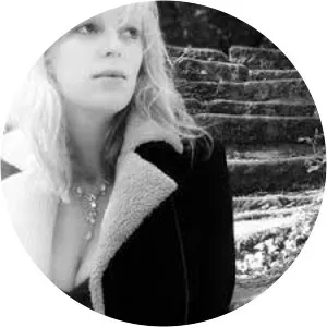 Fern Flynn - Eric Flynn's ex-wife