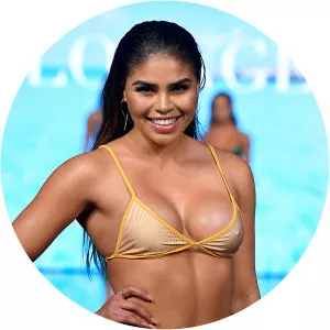 Fernanda Flores