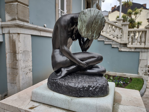 Figura Escultura de Mavi - Tourist attraction in Oviedo, Spain