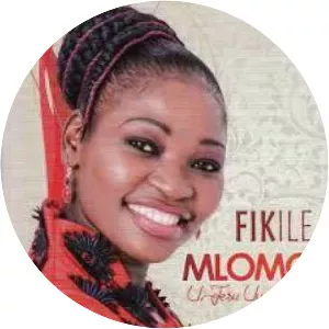 Fikile Mlomo - Singer