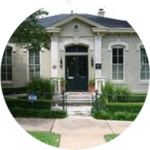 Fischer House - Mansion in Austin, Texas