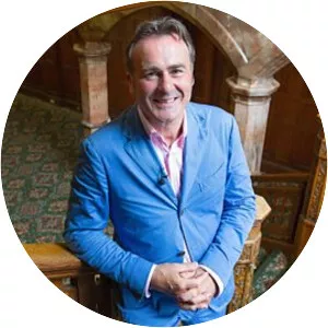 Flog It! - 2002 ‧ Reality ‧ 17 seasons