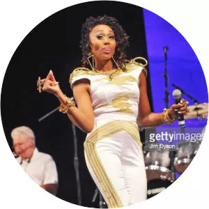 Folami Ankoanda-Thompson - Singer