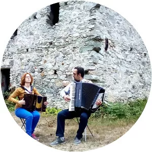 Folk en Rouge - Musical group