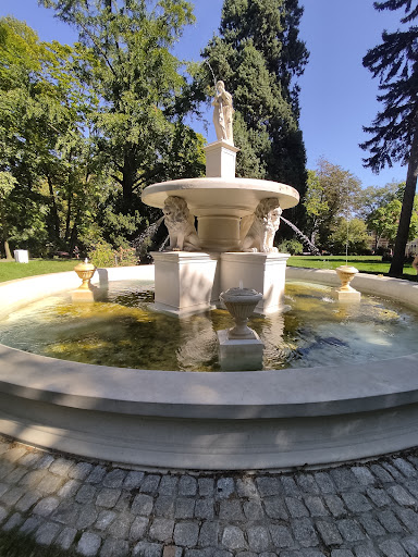 Fontanna z lwami - Tourist attraction in Tarnow, Poland