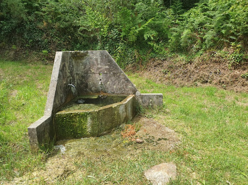 Fonte Cova da Bruxa - Historical landmark in Spain