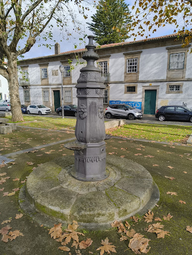 Fonte das Carvalheiras - Drinking water fountain in Braga, Portugal