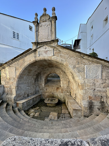 Fonte Vella - Drinking water fountain in Mondonedo, Spain