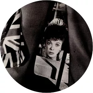 Forever and a Day - 1943 ‧ Drama/Historical drama ‧ 1h 46m