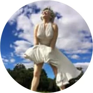 Forever Marilyn - Statue by John Seward Johnson II