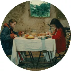 Four Adventures of Reinette and Mirabelle - 1987 ‧ Drama/Romance ‧ 1h 42m