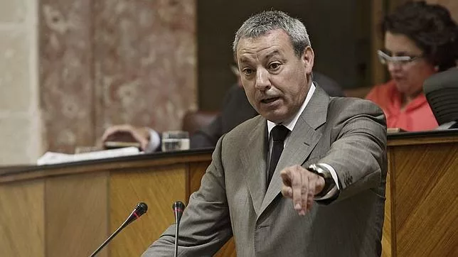 Francisco Álvarez de la Chica - Politician