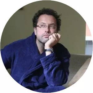 Frankie Is a Womanizer