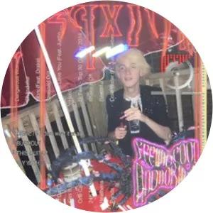 Fraxiom - Musical artist