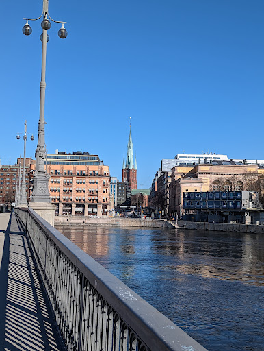 Fredsgatan 14 Parking