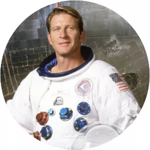 From the Earth to the Moon