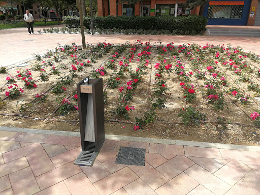 Fuente de Agua Potable Sector Literatos - Drinking water fountain in Tres Cantos, Spain