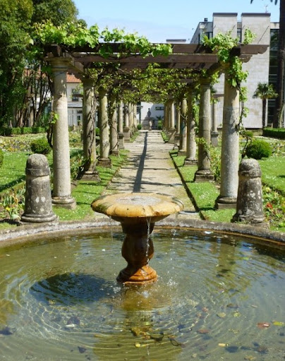 Fuente de los deseos - Historical landmark in Aviles, Spain