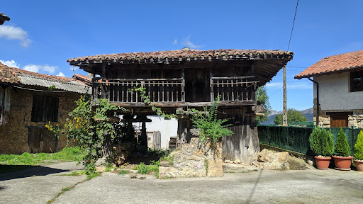 Fuente Y Lavadero ,publico De Arenes