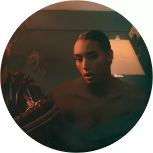 Full Crate & Naomi Sharon