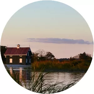 Gamecock Cottage - Building in Stony Brook, New York