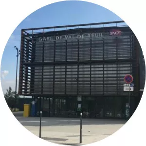 Gare de Val-de-Reuil - Train station in Val-de-Reuil, France