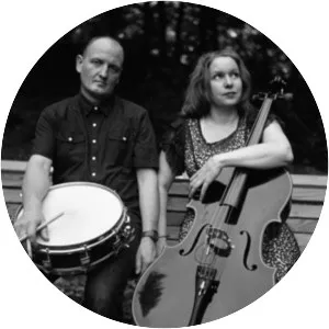 Garland Of Hours - Musical group