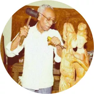 Gaspar Mario Cruz - Sculptor