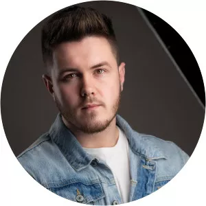 Gavin Lee Lewis - Film actor