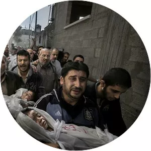 Gaza Burial - Photograph by Paul Hansen