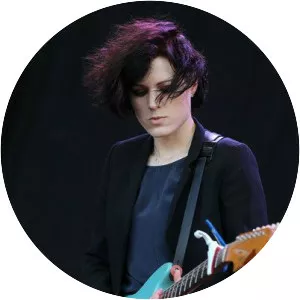 Gemma Thompson - Guitarist