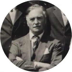 George Mills - British author