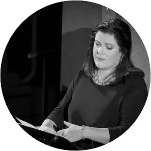 Geraldine McGreevy - Soprano