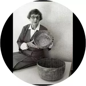 Gertrud Vasegaard - Danish ceramist