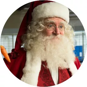 Get Santa - 2014 ‧ Comedy/Family ‧ 1h 42m