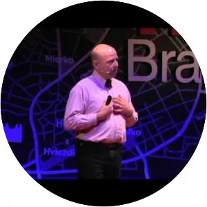 Gever Tulley - American writer