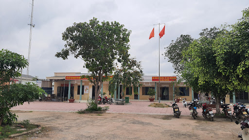 Gia Huynh Commune People's Committee