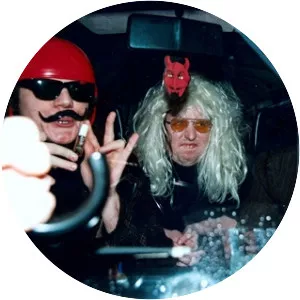 Giddy Motors - Musical group