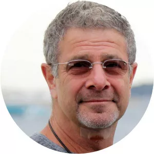 Gil Junger - American director