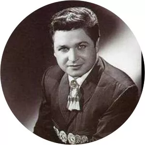 Gilberto Valenzuela - Singer