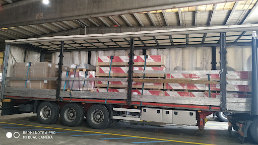 Girasol - Transportes, Lda. - Transportation service in Pedroso, Portugal