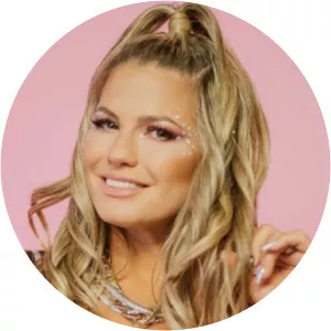 Gisele Abramoff - Singer-songwriter