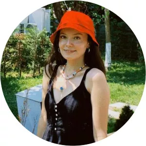 Gizem Arikan - Actress