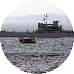 Go Jun Bong-class LST
