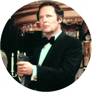 Golden Rendezvous - 1977 ‧ Thriller/Crime ‧ 1h 49m