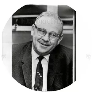 Gomer Jones - American football player