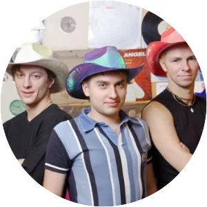 ГОРЯЧИЕ ГОЛОВЫ (Горячие . . .